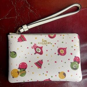 NWT Pink Leather Coach Wallet Wristlet Clutch
